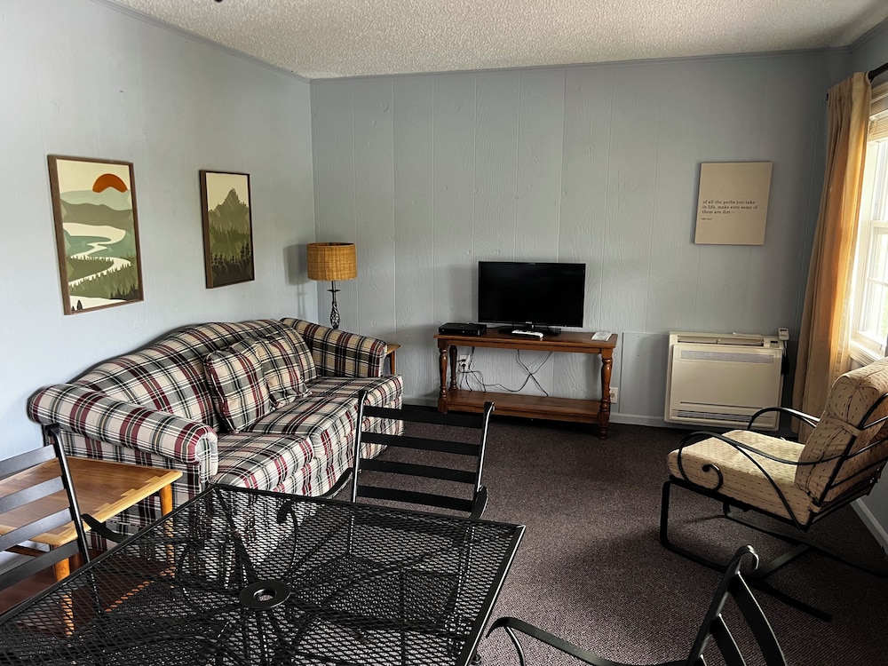 Studio Suite, 1 Bedroom, Kitchen, Lake View