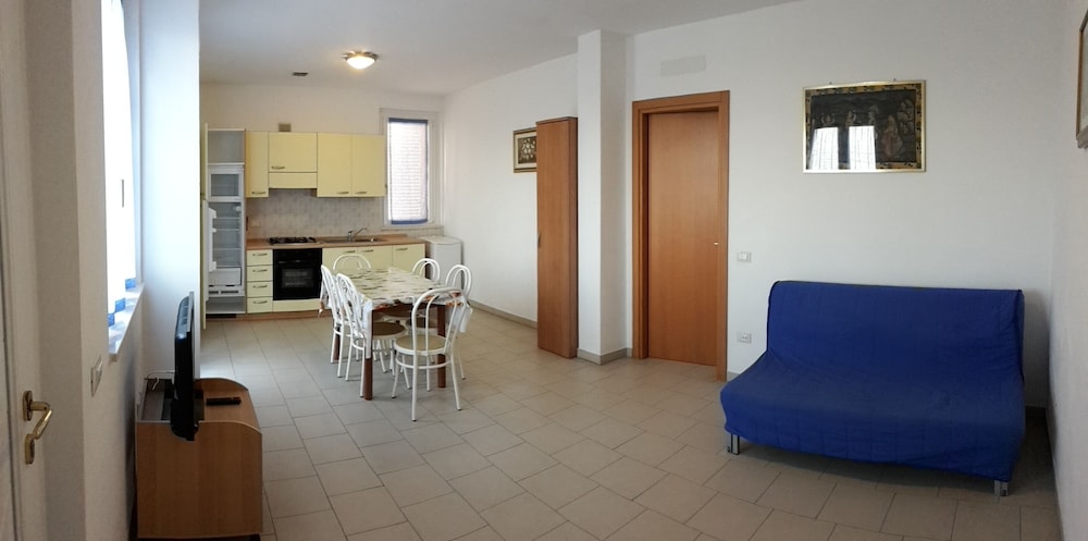 Double or Twin Room photo 3