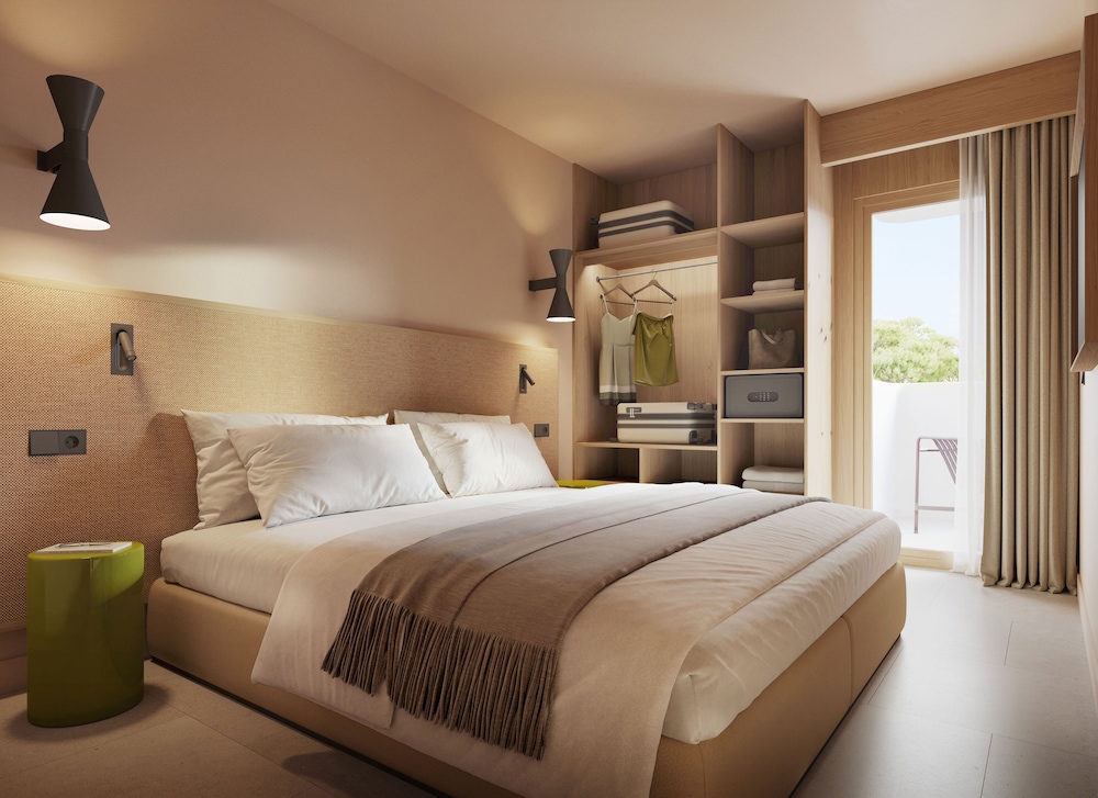 Suite Superior, 1 Habitación, Vista a la Piscina (2 Adultos + 2 Niños)