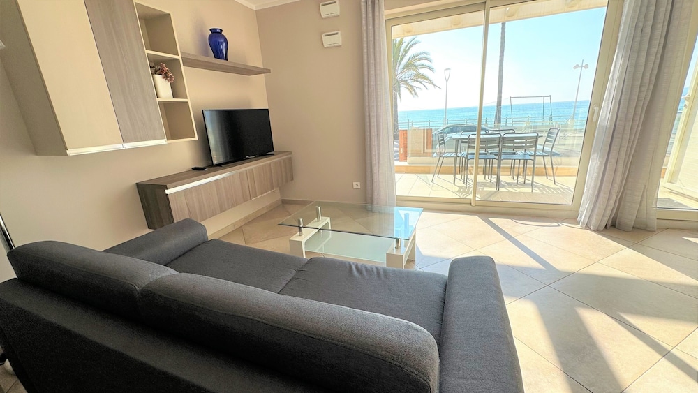 Elite Apartment, 2 Bedrooms, Terrace, Sea View
