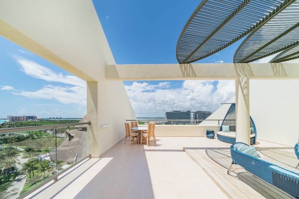 Suite, Ocean View (master)