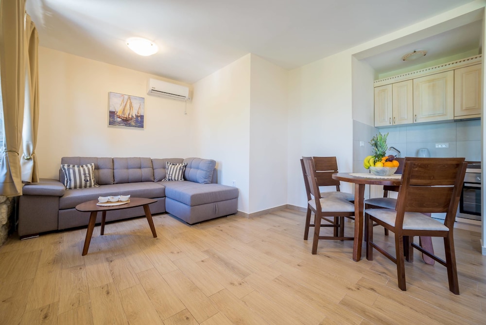 Premium Apartment photo 2