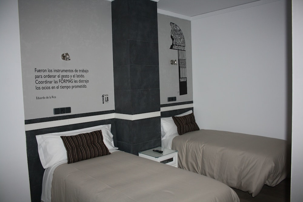 Double Room, 2 Twin Beds photo 2