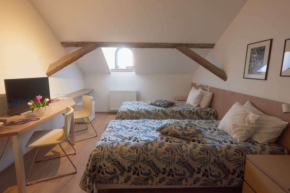 Classic Double Room, 2 Twin Beds photo 3