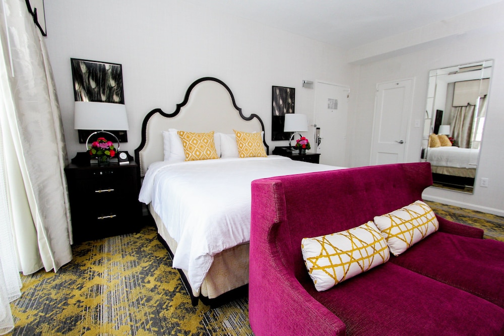 Superior Room, 1 King Bed photo 2