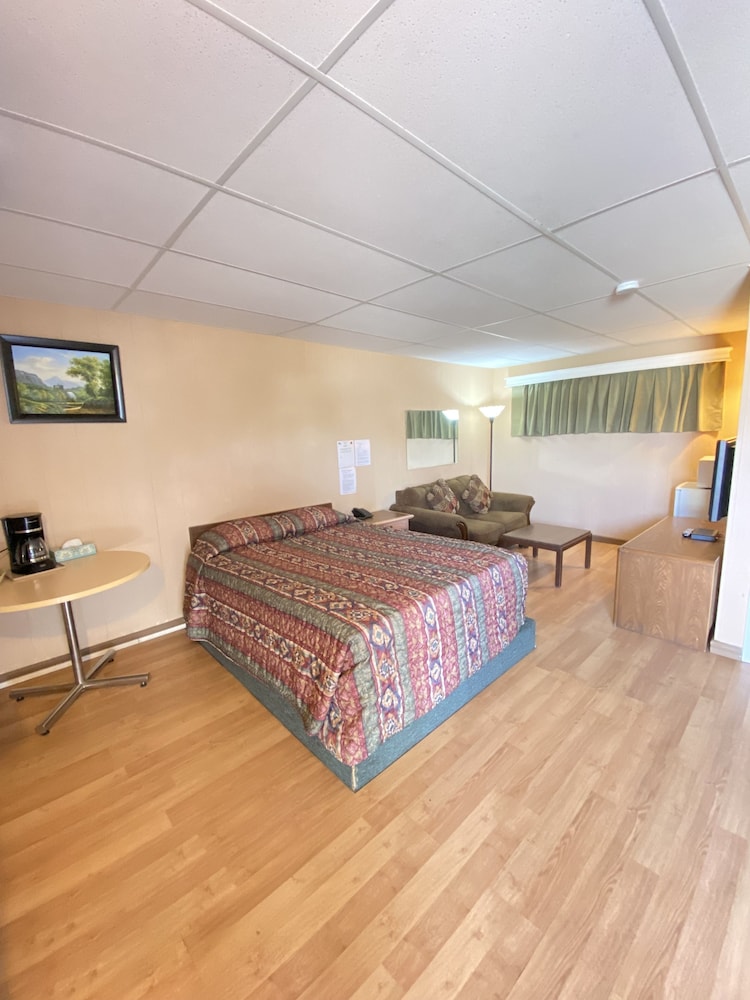 Deluxe Room, 1 Queen Bed, Non Smoking photo 1