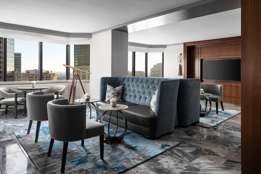 One Bedroom Executive Suite (Non Smoking) thumbnail 5