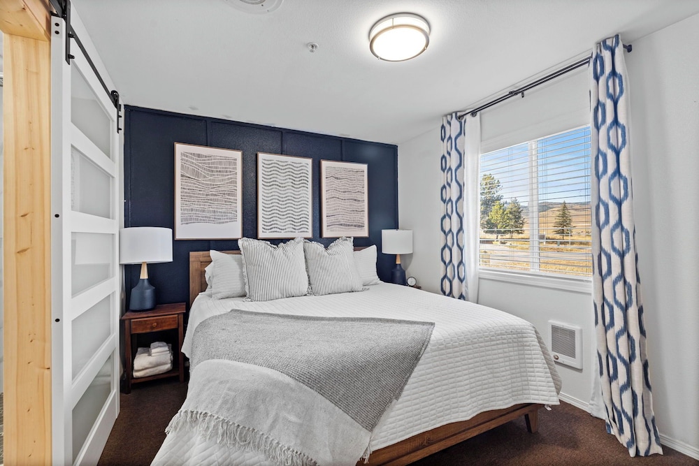 Luxury Room, 1 King Bed, Hot Tub
