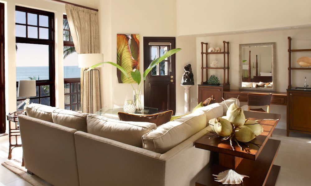 Signature Suite, Beachfront photo 3