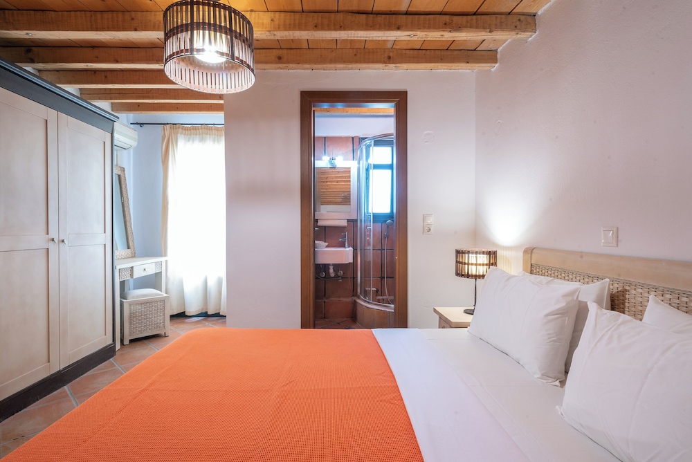 Two Bedroom Residence (Split Level) | 80m² photo 2