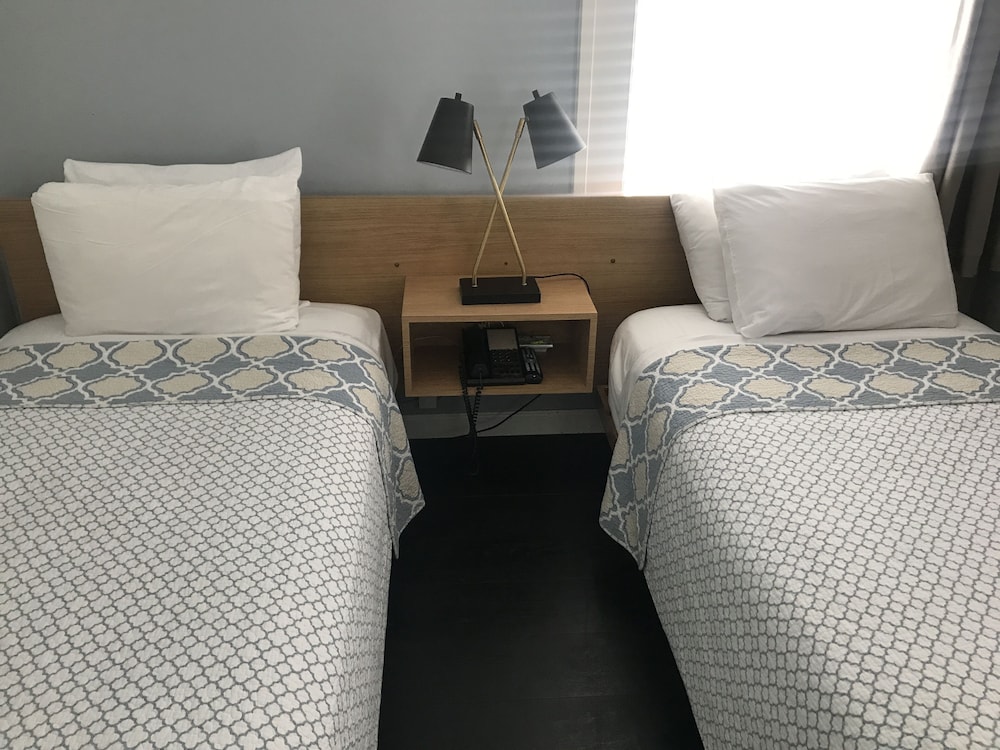 Standard Twin Room, 2 Twin Beds - Photo 2