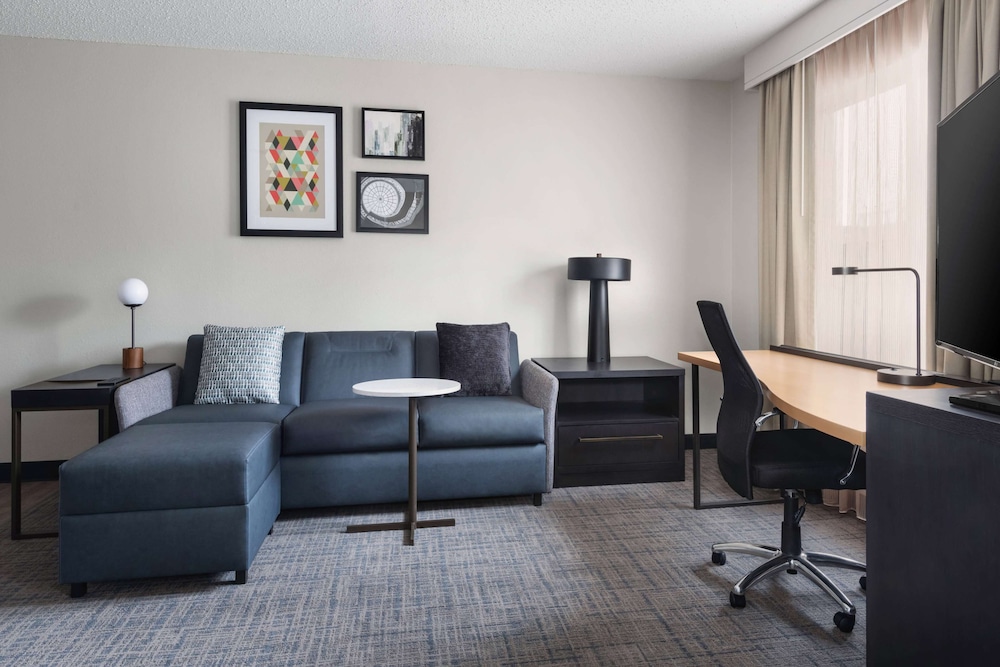 Room, 1 Queen Bed with Sofa bed, Accessible