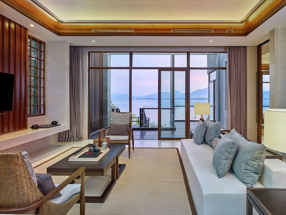 Premium Panoramic Pool Villa