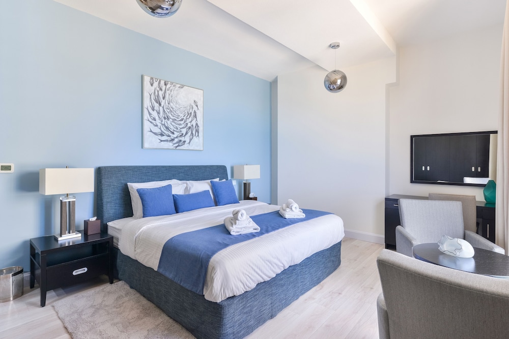 Deluxe 3BR Apartment plus maids room - Marina View photo 2