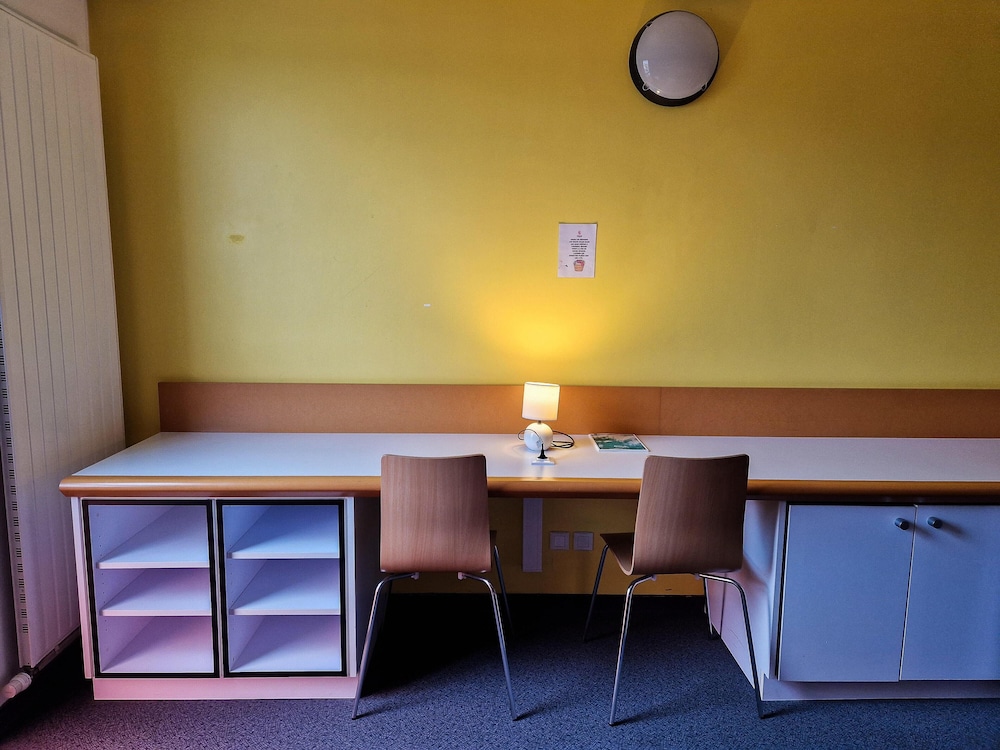 Shared Dormitory, 1 bed in a room with 5 beds photo 3