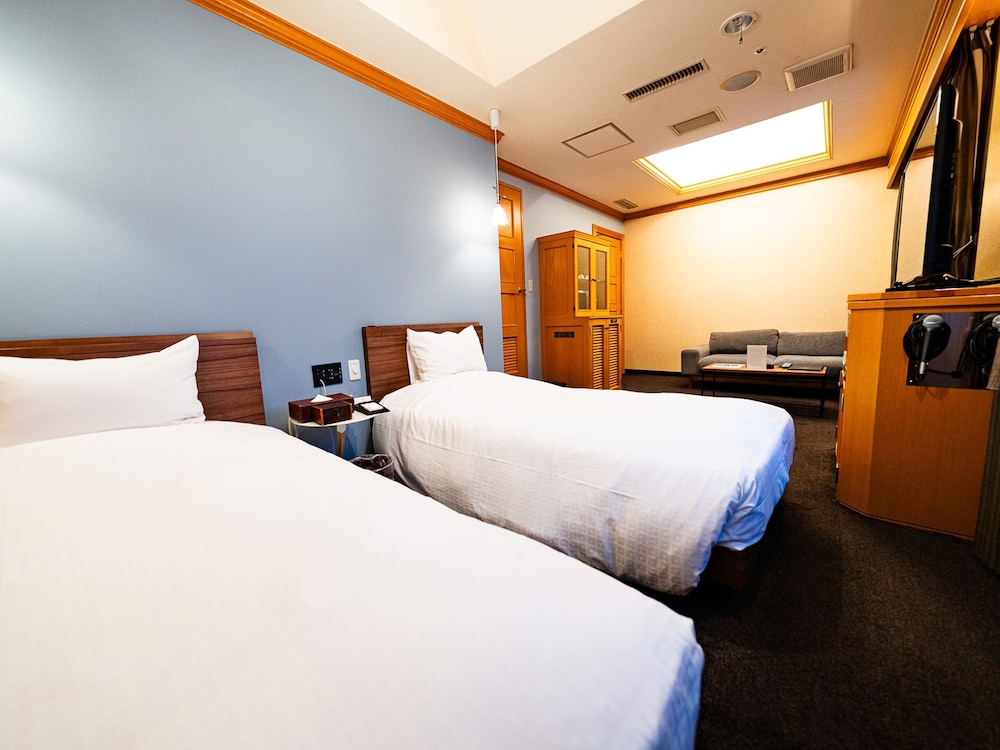 Junior Twin Room, Smoking - Photo 4