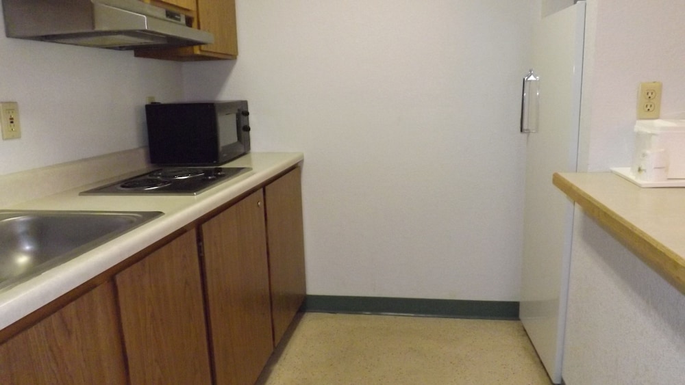Efficiency, Room, 2 Queen Beds, Non Smoking - Photo 7