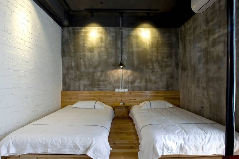 Purple Cloud Twin Bed Room photo 2