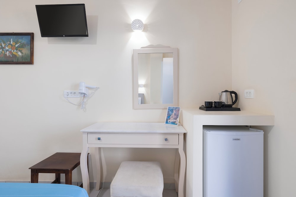 Standard Double or Twin Room, Sea View - Photo 3
