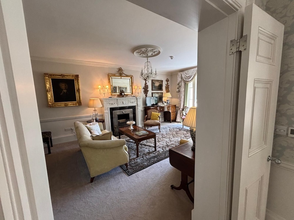 Luxury Suite, Ensuite, Lake View (Two Full Bath) photo 2