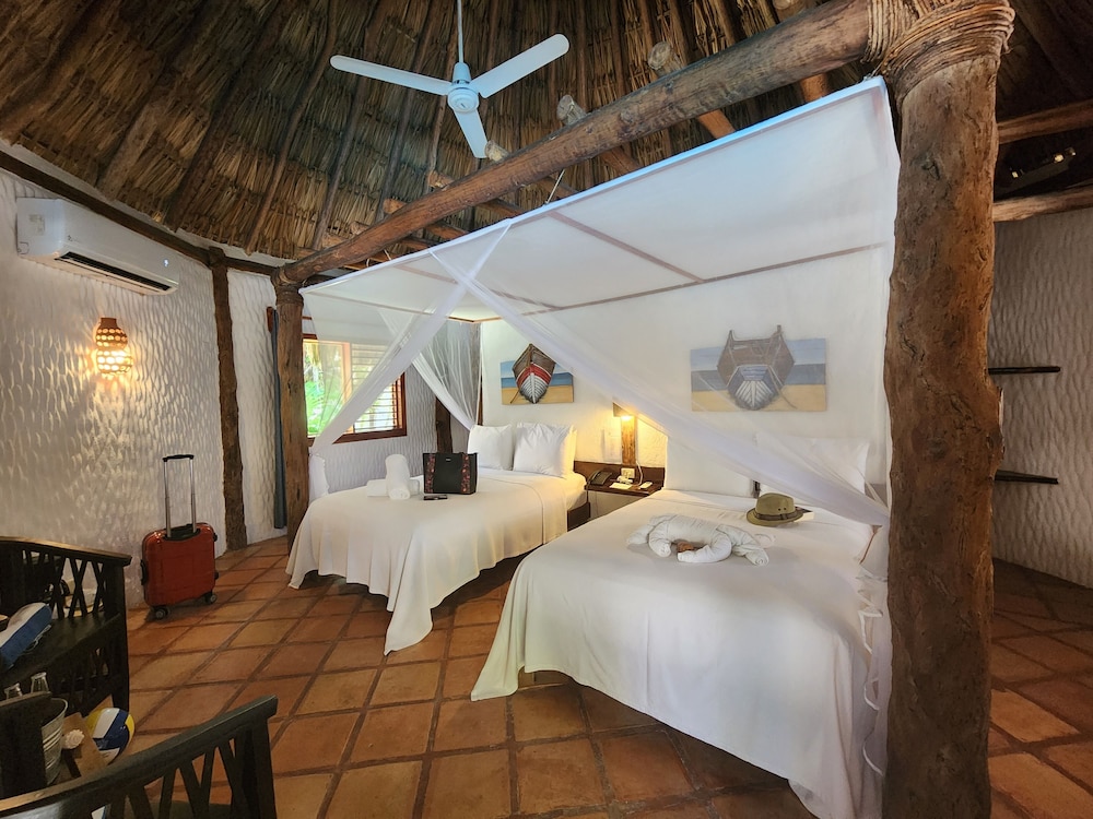 Bungalow, 2 Double Beds, Pool View - Photo 1
