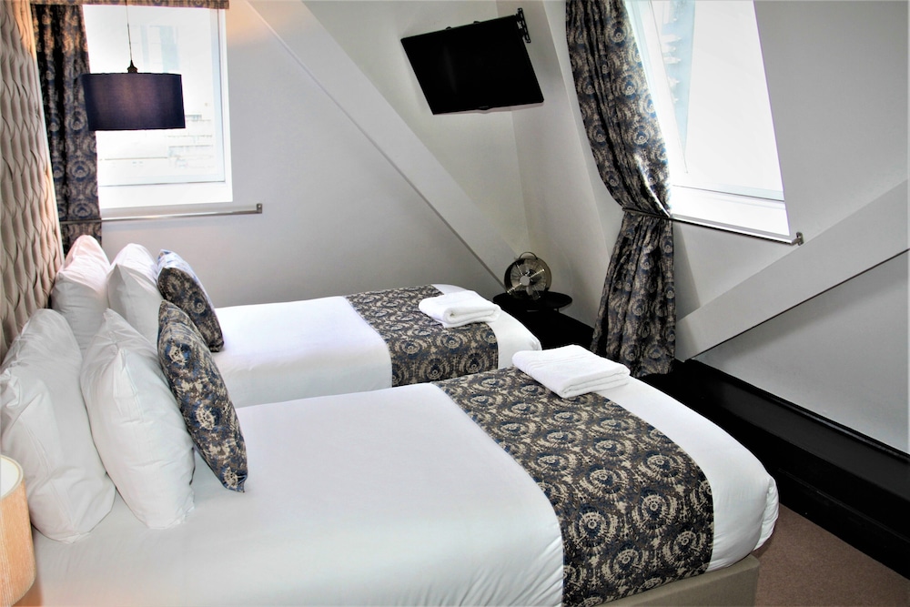 Classic Twin Room - Photo 8