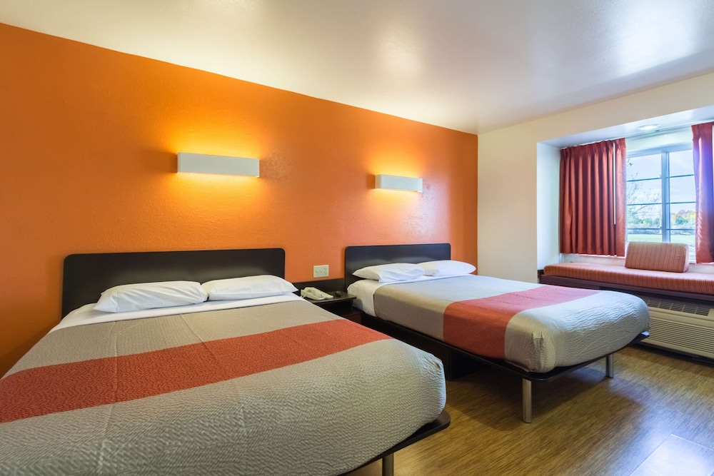 Deluxe Room, 2 Queen Beds, Non Smoking photo 2