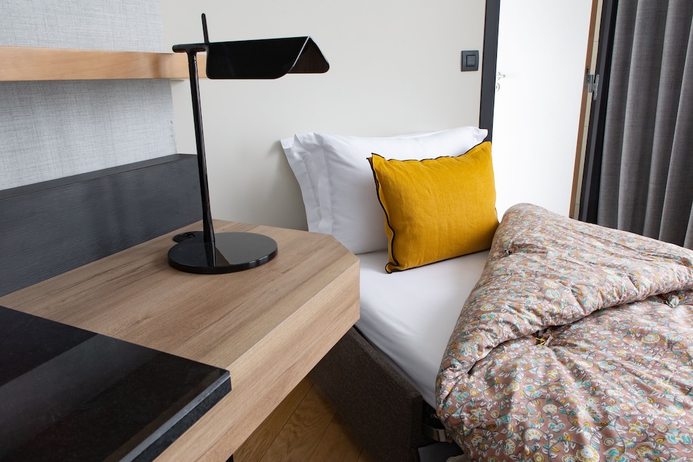 Chambre Deluxe Triple Toit de Paris