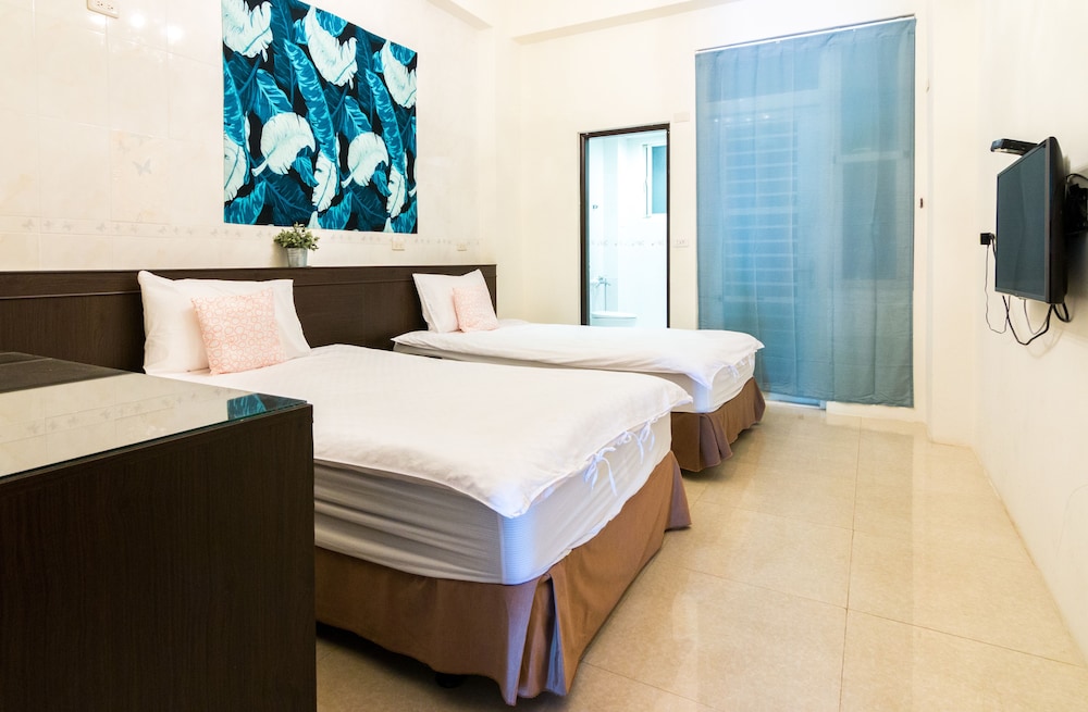 Standard Twin Room, No Windows photo 1