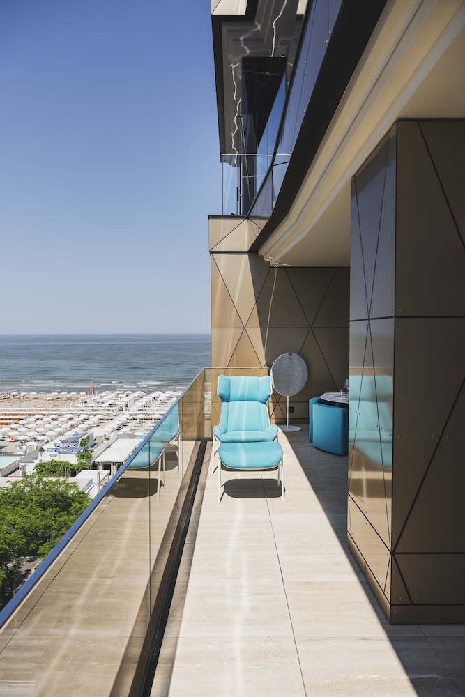 Exclusive Suite, Hot Tub, Sea View photo 2