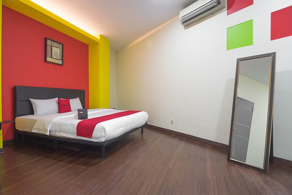 Economy Room
