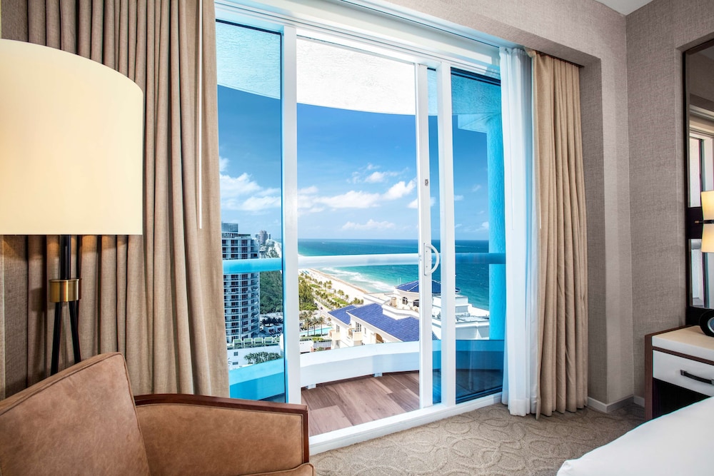 Suite, 1 Bedroom, Partial Ocean View