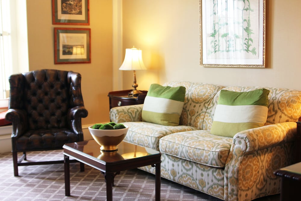 Junior Suite, 1 King Bed photo 3