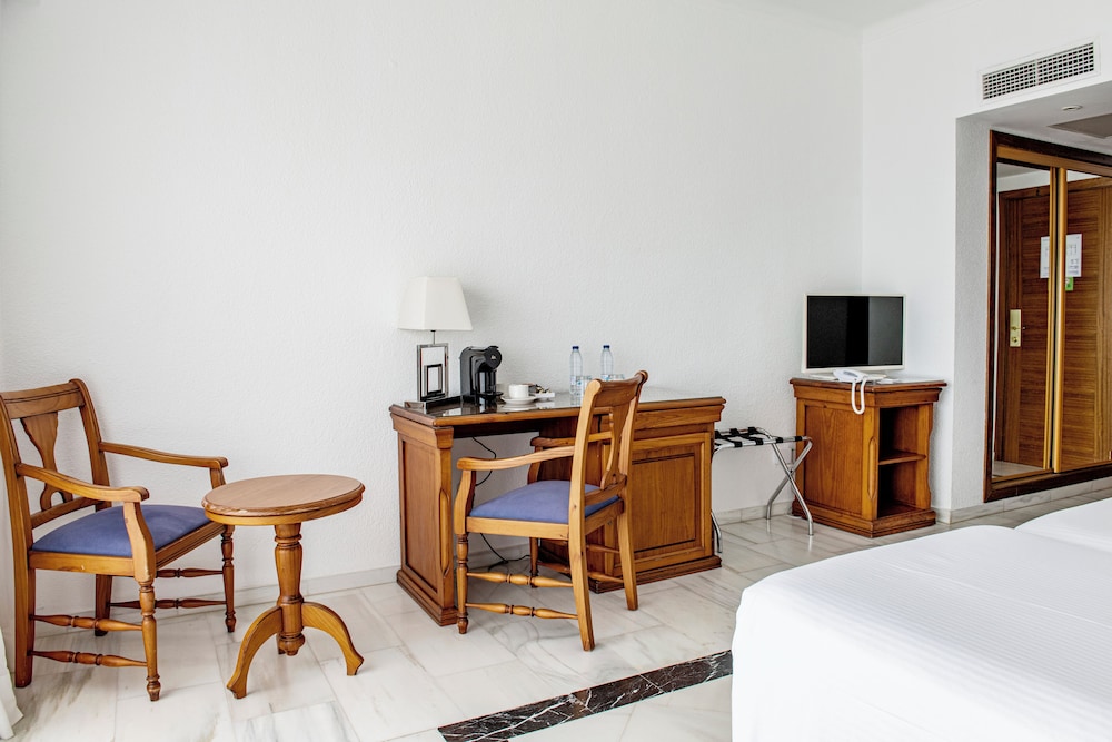 Double Room, Partial Sea View (1 Adult + 1 Child) thumbnail 6