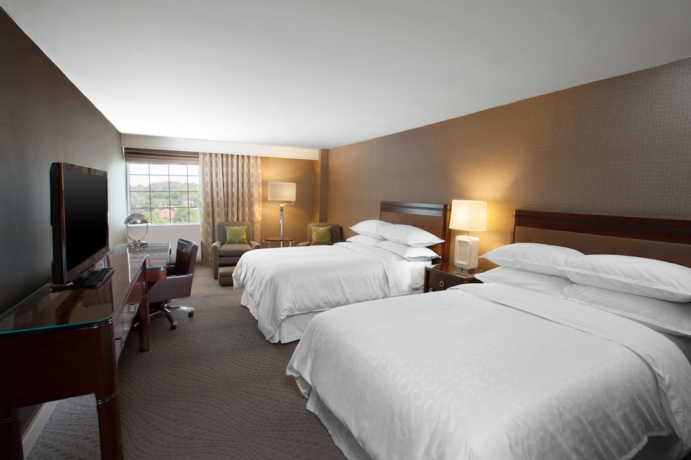 Room, 2 Double Beds (Mobility Accessible, Tub) photo 1