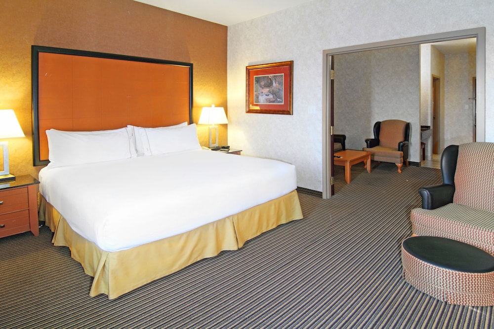 Suite, 1 King Bed, Fireplace (Jetted Tub) - Photo 4