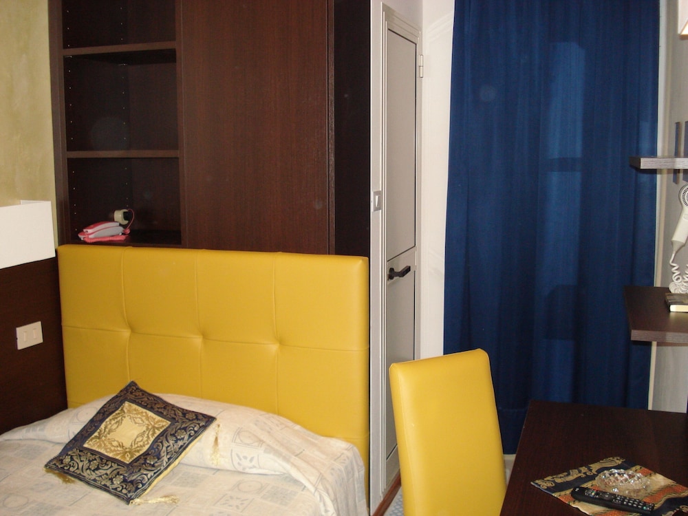 Standard Single Room photo 2