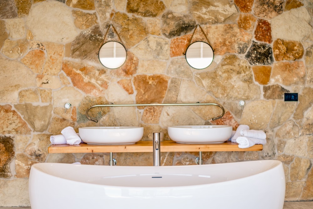 Premium Junior Suite with Outdoor Jetted Tub & Sea View - Photo 10