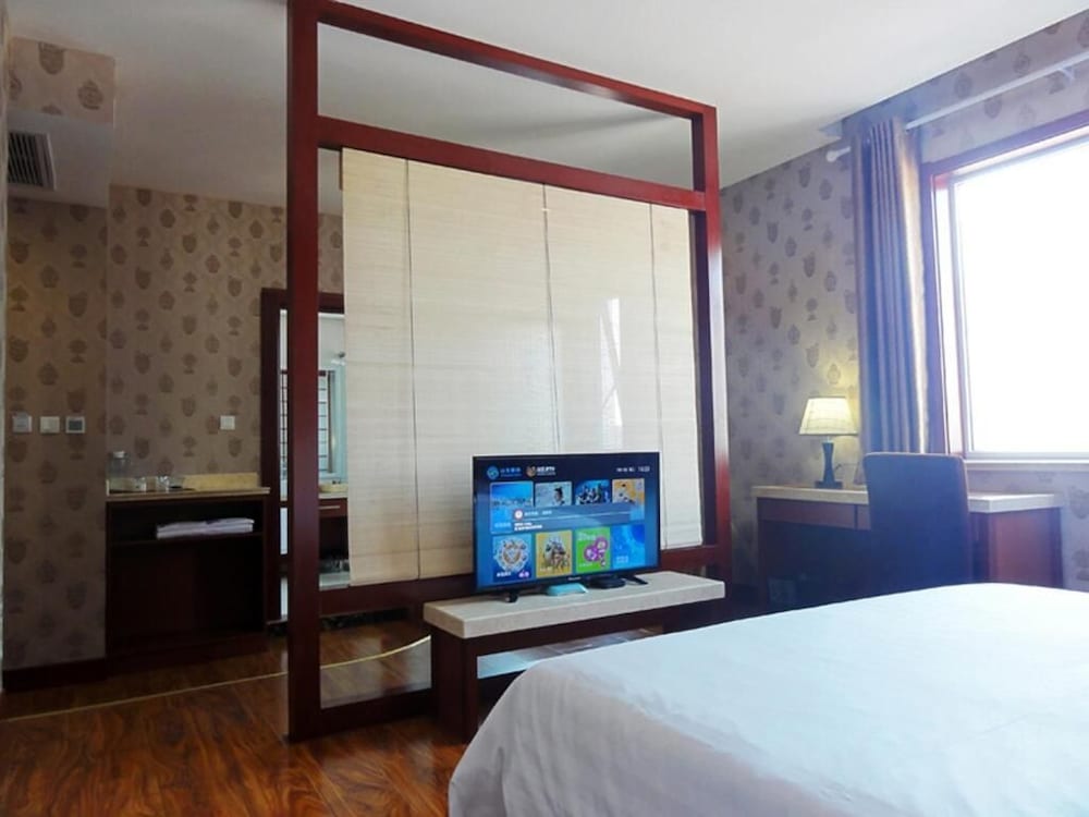 Deluxe Twin Room, City View photo 3