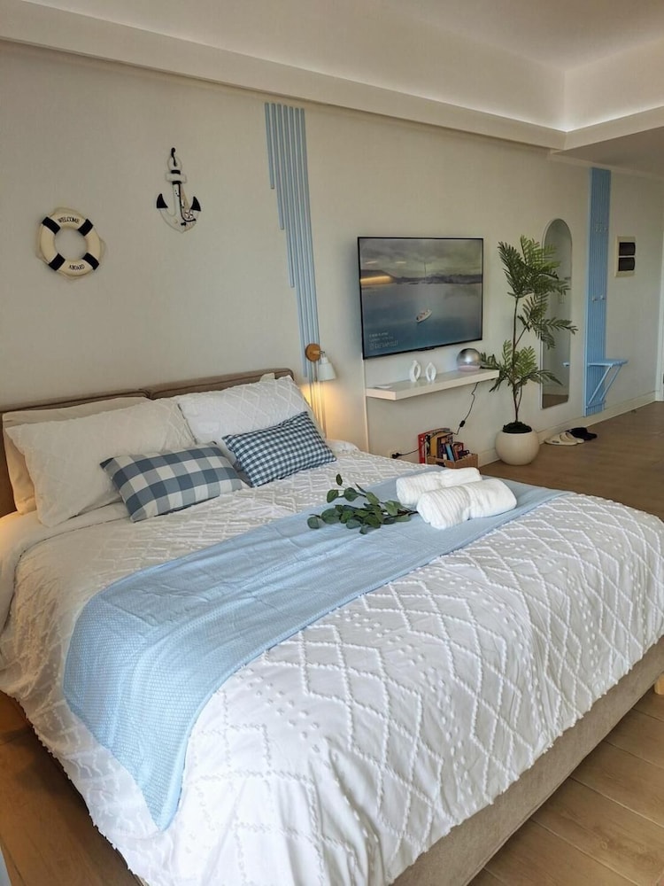 Condo, 1 Bedroom, Accessible, Balcony photo 2