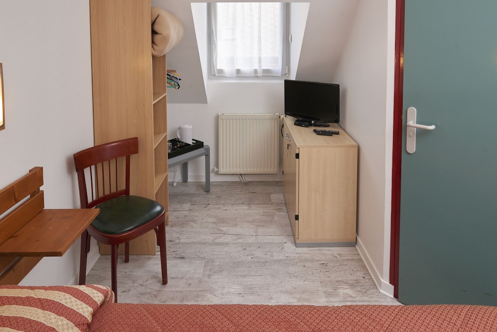 Classic Double Room, 1 Double Bed, Non Smoking photo 3