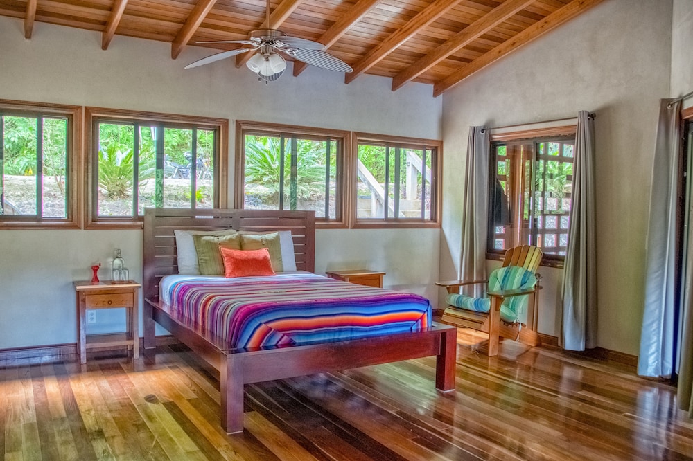 Exclusive House, 5 Bedrooms, Non Smoking photo 1