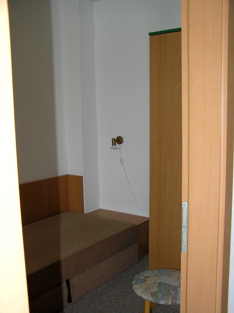 Family Room (no pats allowed) photo 3