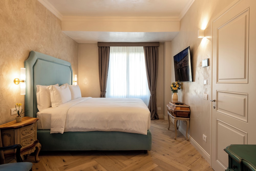 Superior Room, City View