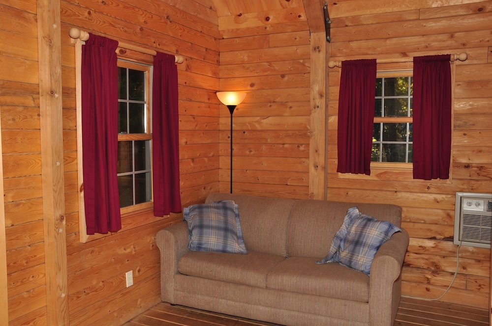 Deluxe Cabin, 1 Bedroom (Linens inlcuded) photo 2
