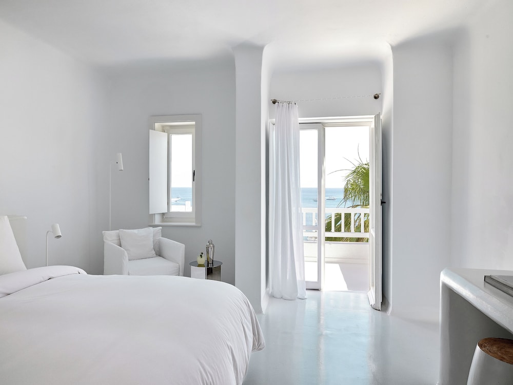 Waterfront Bungalow - Photo 1