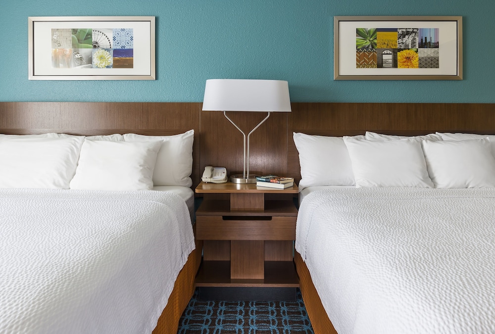 Room, 2 Queen Beds (Hearing Accessible) - Photo 1