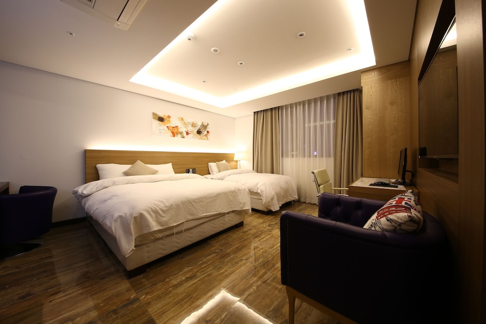 Deluxe Twin Room photo 3