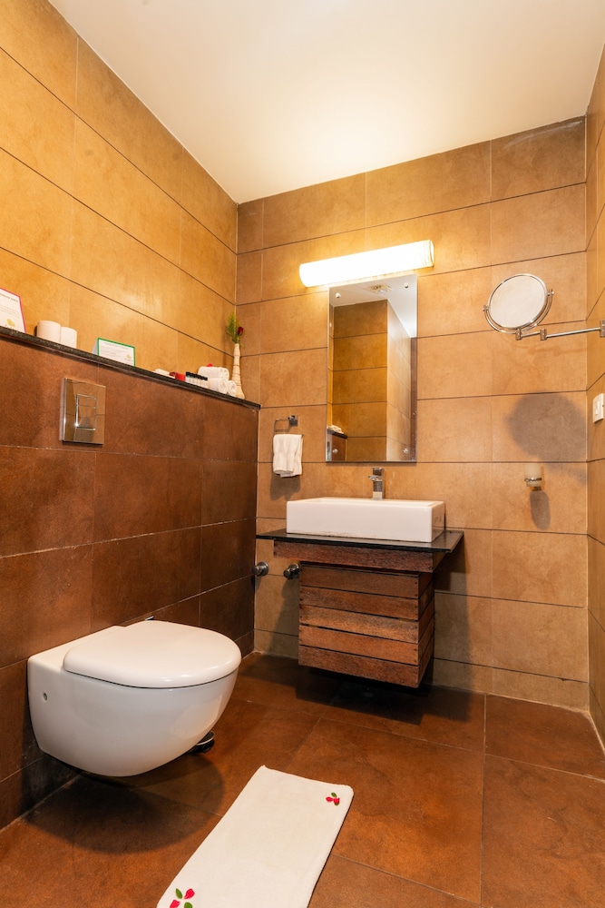 Classic Double Room, 1 Bedroom, Balcony, Mountain View photo 3