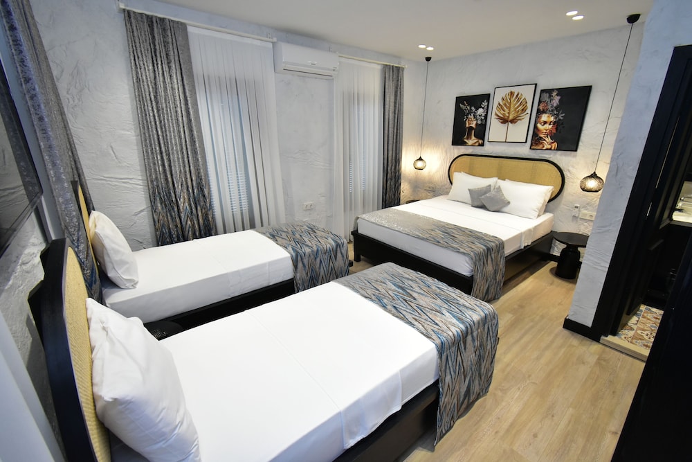 Quarto Quádruplo Familiar